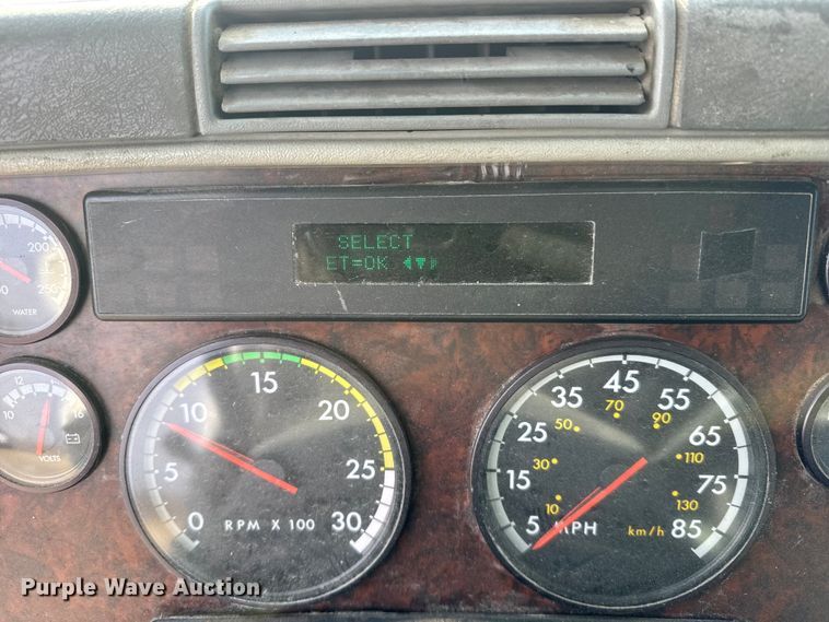 image for item FB0491 1999 Freightliner Century Class semi truck