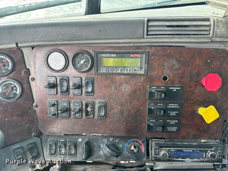 image for item FB0491 1999 Freightliner Century Class semi truck