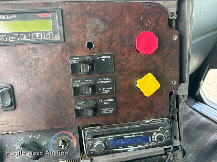 image for item FB0491 1999 Freightliner Century Class semi truck