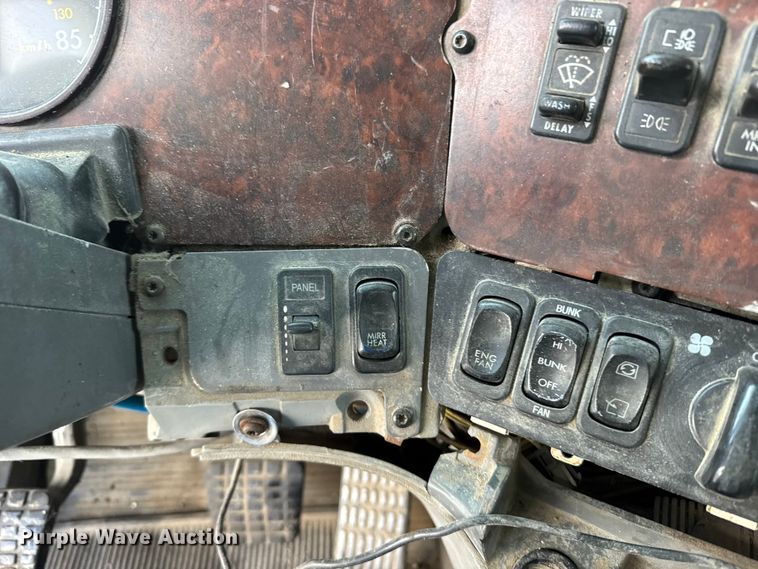 image for item FB0491 1999 Freightliner Century Class semi truck