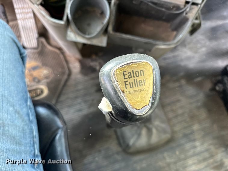 image for item FB0491 1999 Freightliner Century Class semi truck