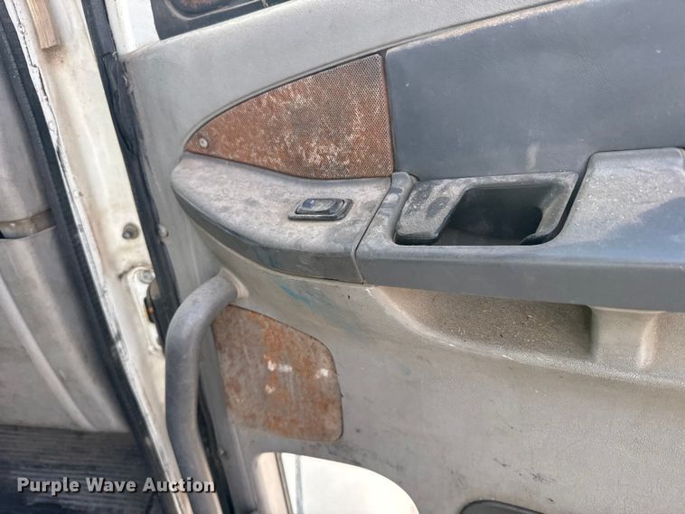 image for item FB0491 1999 Freightliner Century Class semi truck