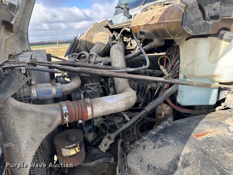 image for item FB0491 1999 Freightliner Century Class semi truck