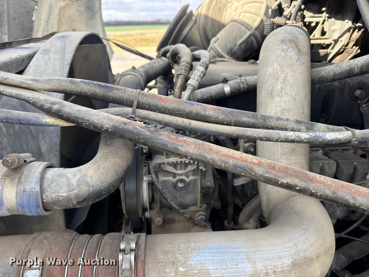 image for item FB0491 1999 Freightliner Century Class semi truck