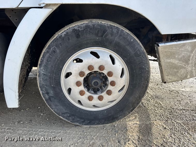 image for item FB0491 1999 Freightliner Century Class semi truck