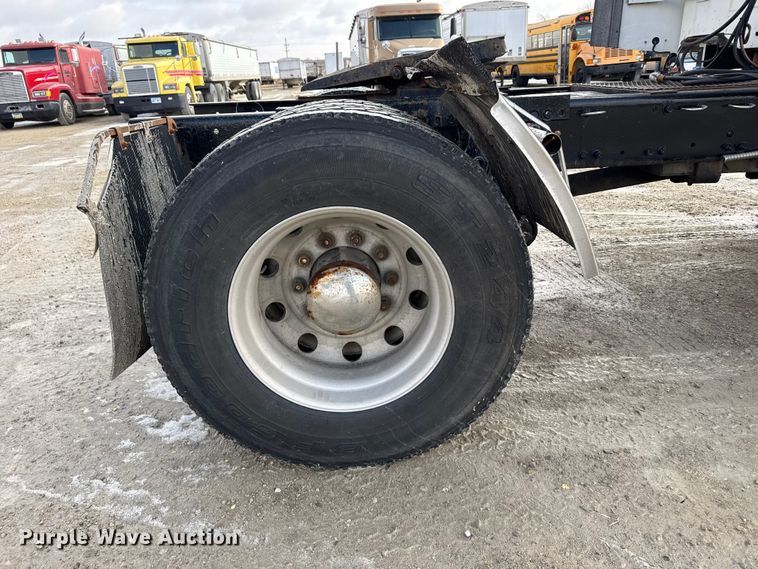 image for item FB0491 1999 Freightliner Century Class semi truck