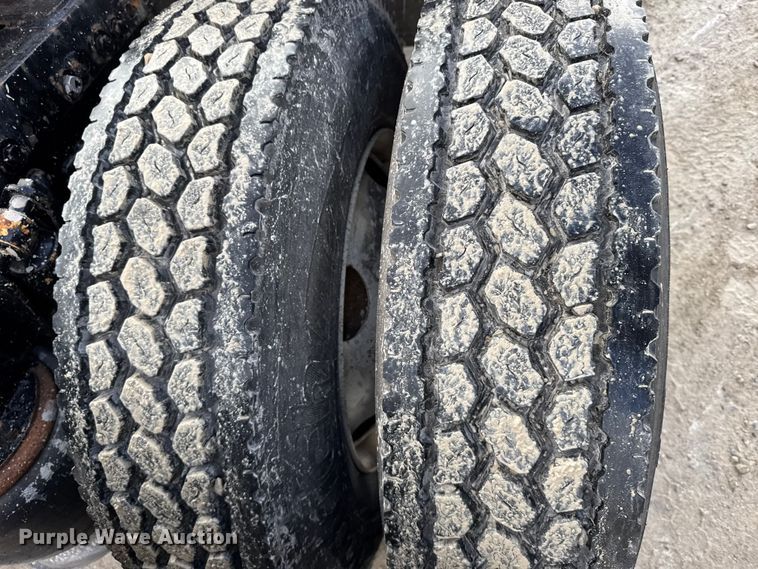 image for item FB0491 1999 Freightliner Century Class semi truck