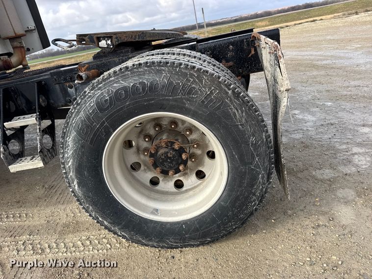 image for item FB0491 1999 Freightliner Century Class semi truck