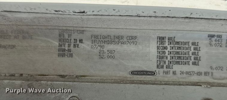 image for item FB0491 1999 Freightliner Century Class semi truck