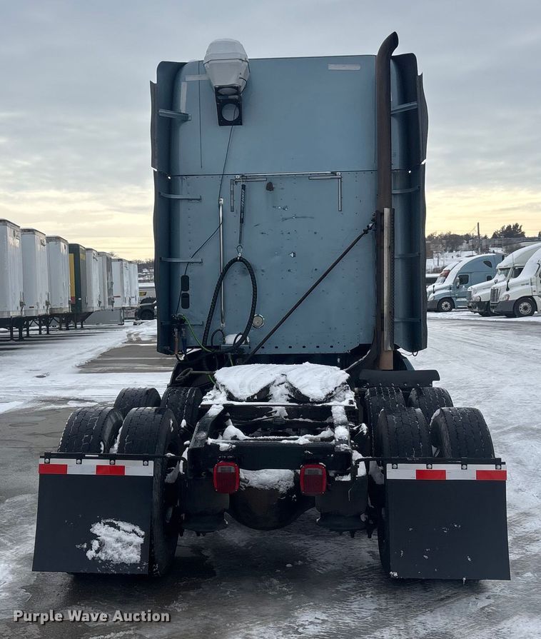 image for item FG1503 2009 Freightliner CST120 semi truck