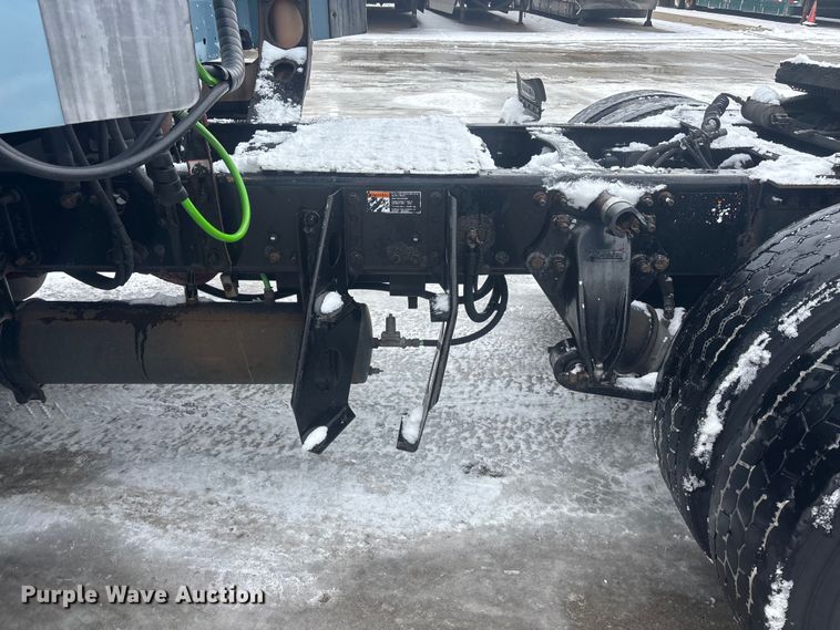 image for item FG1503 2009 Freightliner CST120 semi truck