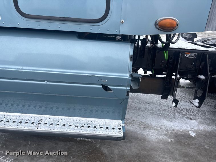 image for item FG1503 2009 Freightliner CST120 semi truck