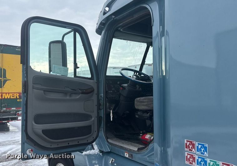 image for item FG1503 2009 Freightliner CST120 semi truck