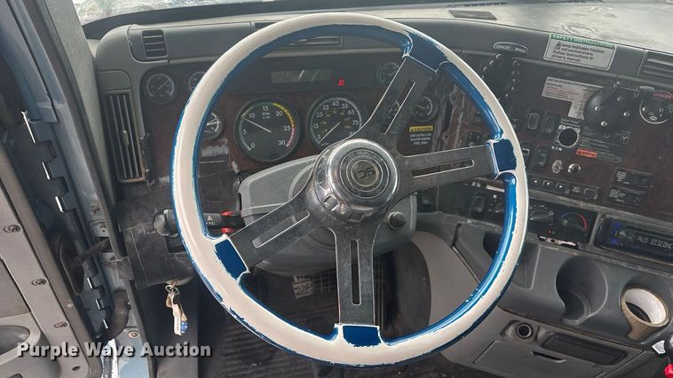 image for item FG1503 2009 Freightliner CST120 semi truck