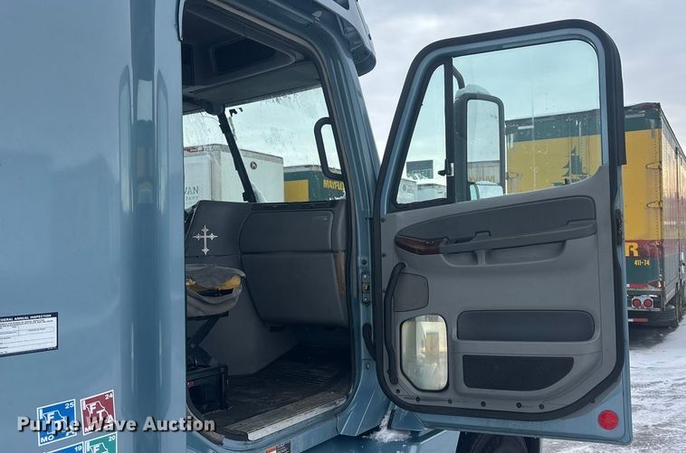 image for item FG1503 2009 Freightliner CST120 semi truck