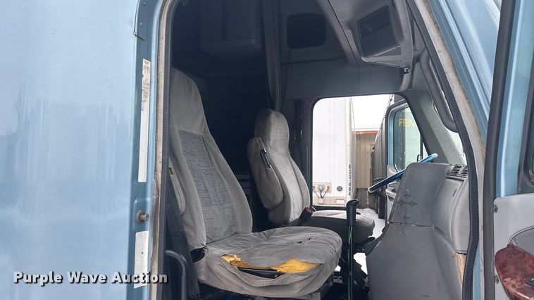 image for item FG1503 2009 Freightliner CST120 semi truck