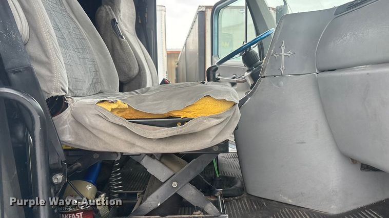 image for item FG1503 2009 Freightliner CST120 semi truck