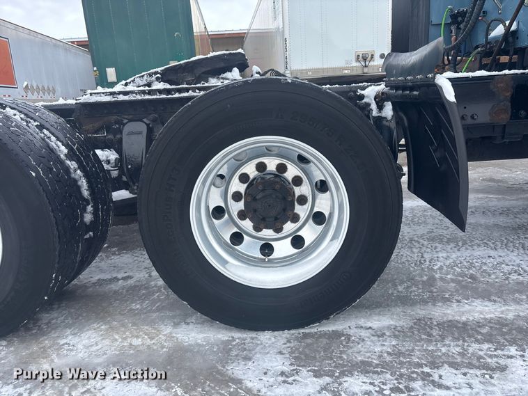 image for item FG1503 2009 Freightliner CST120 semi truck