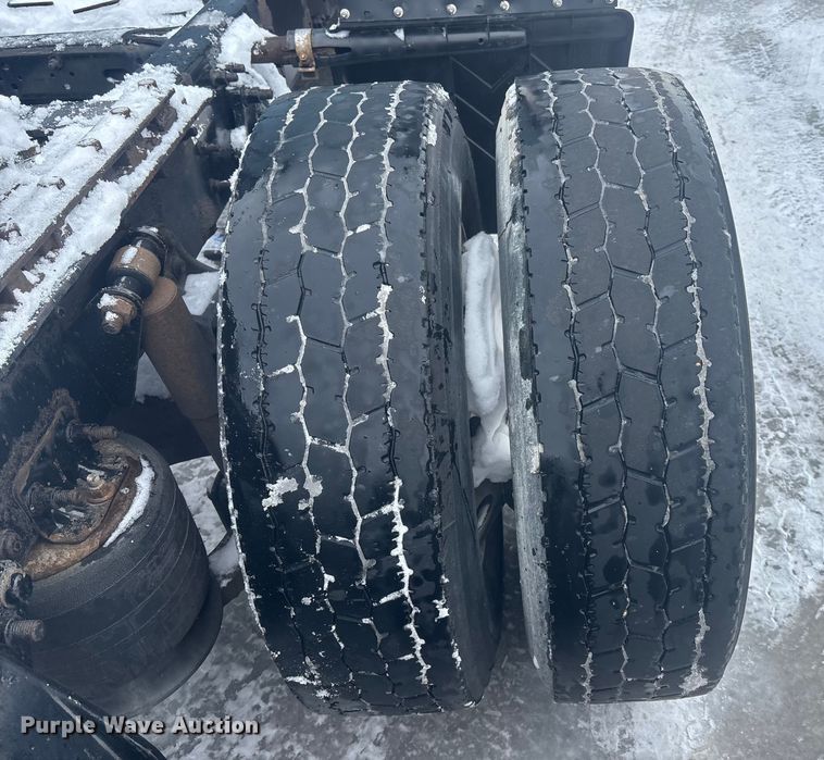 image for item FG1503 2009 Freightliner CST120 semi truck