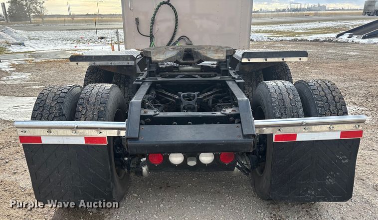 image for item FG1545 2012 Kenworth T800 semi truck