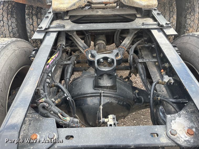 image for item FG1545 2012 Kenworth T800 semi truck