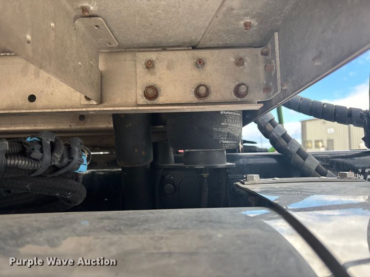 image for item FG1545 2012 Kenworth T800 semi truck