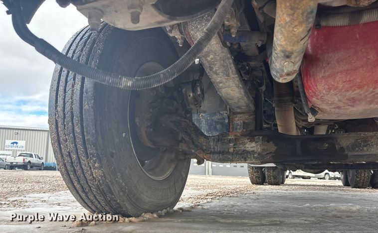 image for item FG1545 2012 Kenworth T800 semi truck