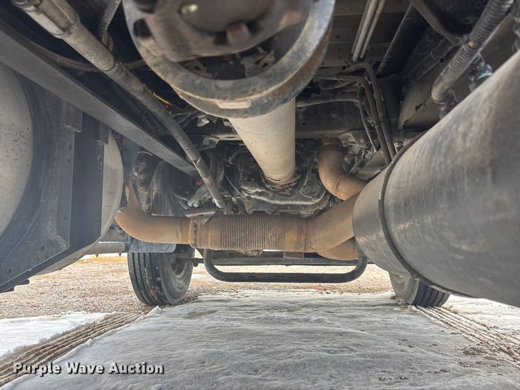 image for item FG1545 2012 Kenworth T800 semi truck