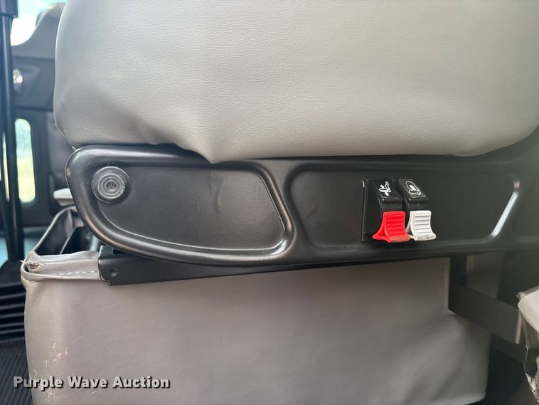 image for item FG1545 2012 Kenworth T800 semi truck