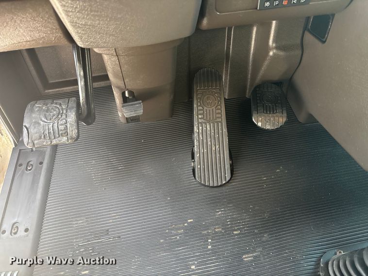 image for item FG1545 2012 Kenworth T800 semi truck