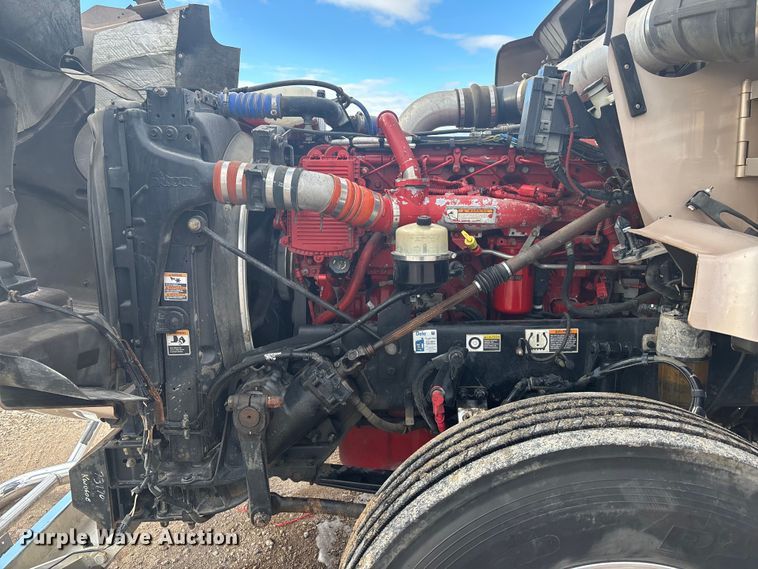 image for item FG1545 2012 Kenworth T800 semi truck