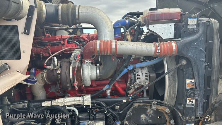 image for item FG1545 2012 Kenworth T800 semi truck