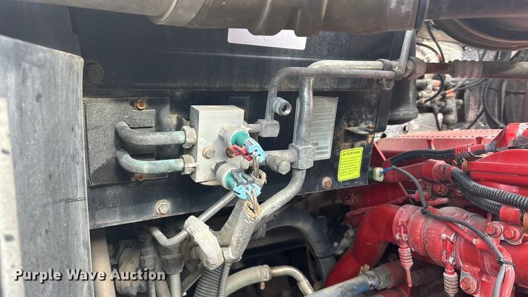 image for item FG1545 2012 Kenworth T800 semi truck