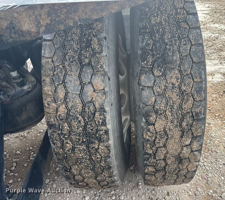 image for item FG1545 2012 Kenworth T800 semi truck