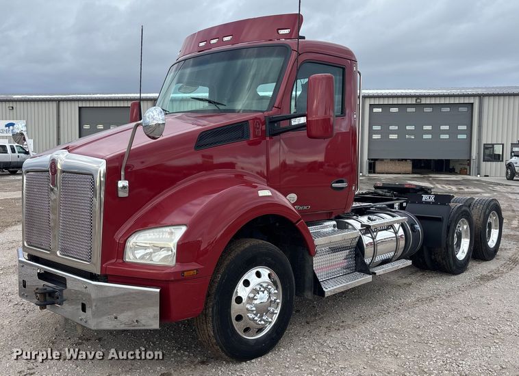 image for item FG1546 2018 Kenworth T880 semi truck