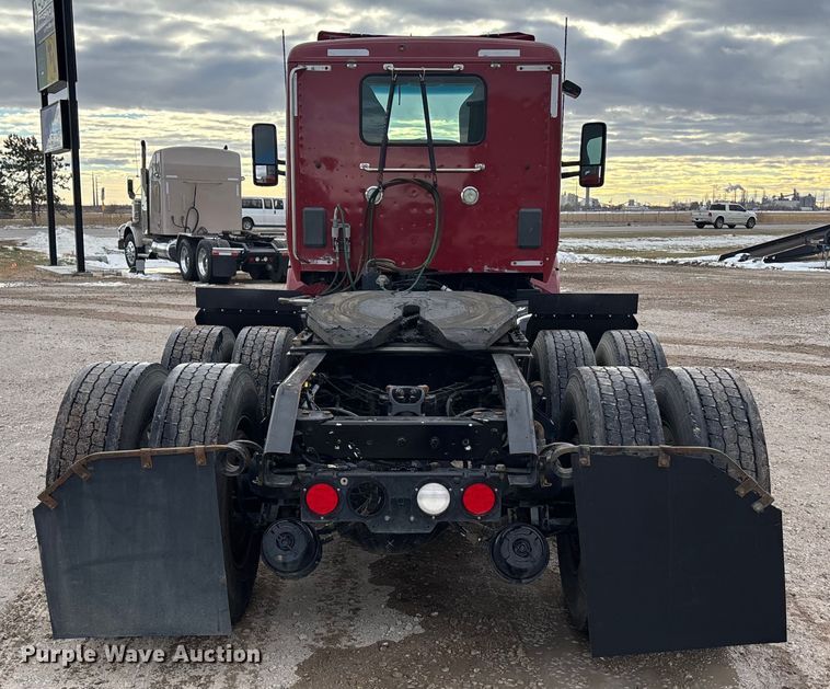 image for item FG1546 2018 Kenworth T880 semi truck