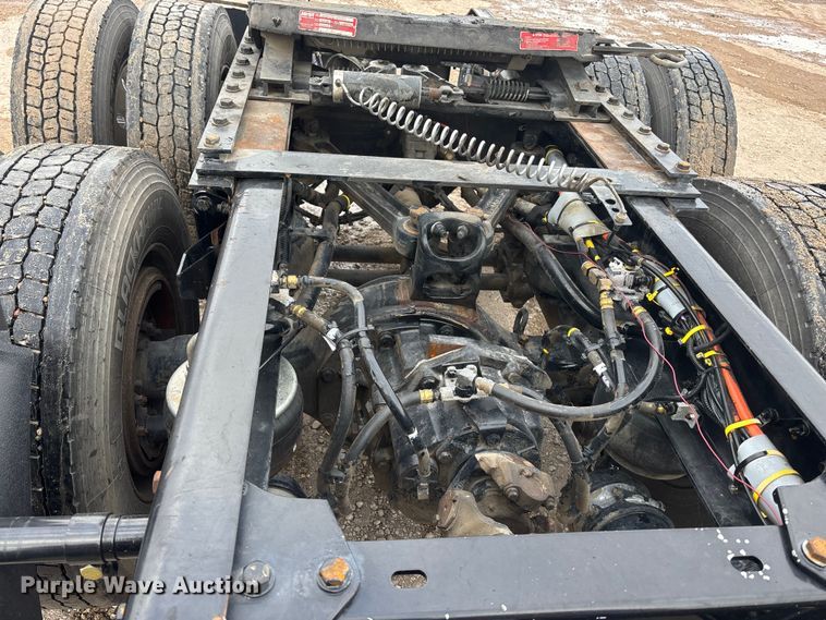 image for item FG1546 2018 Kenworth T880 semi truck