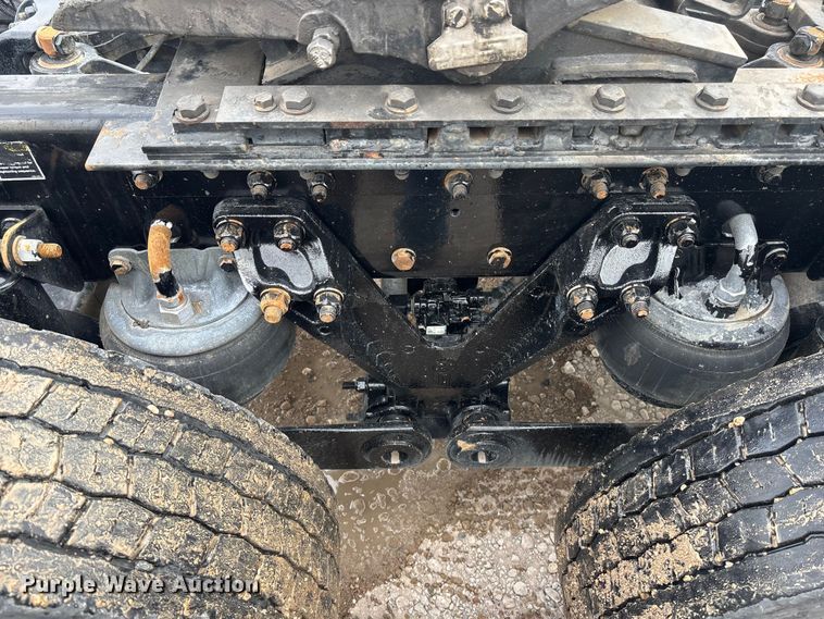 image for item FG1546 2018 Kenworth T880 semi truck