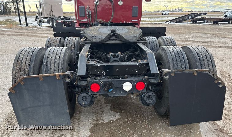 image for item FG1546 2018 Kenworth T880 semi truck