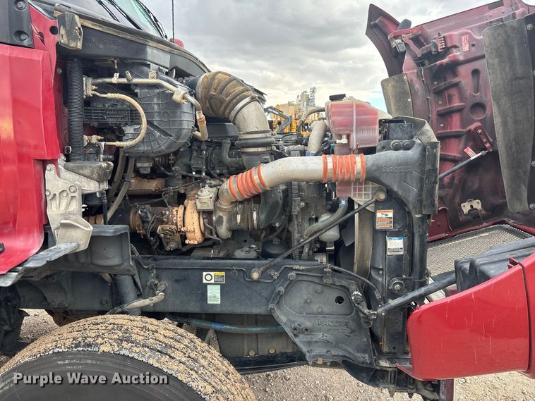 image for item FG1546 2018 Kenworth T880 semi truck