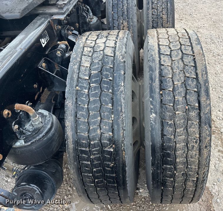 image for item FG1546 2018 Kenworth T880 semi truck