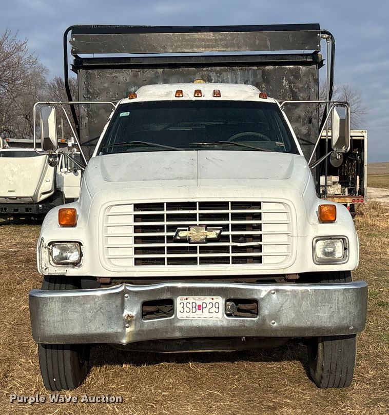 image for item FG1600 2001 Chevrolet C6500 dump truck