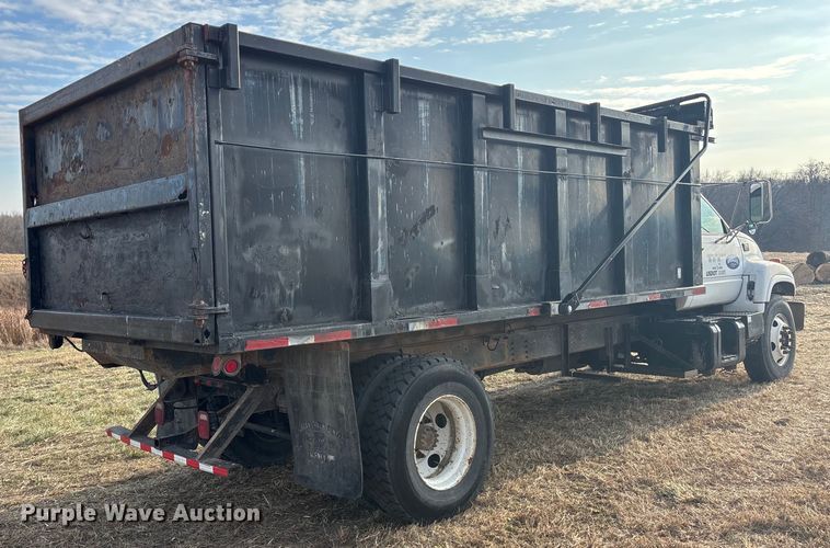 image for item FG1600 2001 Chevrolet C6500 dump truck