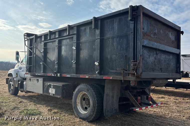 image for item FG1600 2001 Chevrolet C6500 dump truck