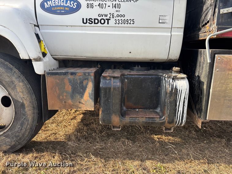 image for item FG1600 2001 Chevrolet C6500 dump truck