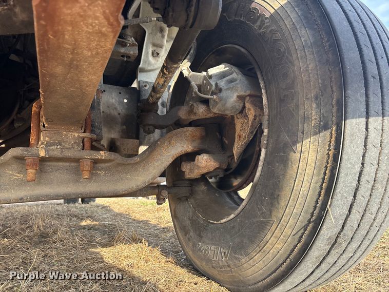 image for item FG1600 2001 Chevrolet C6500 dump truck