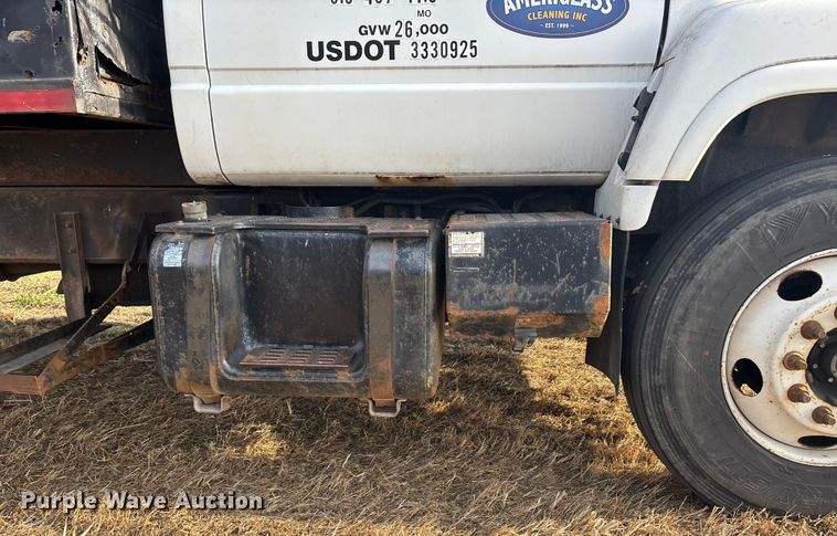 image for item FG1600 2001 Chevrolet C6500 dump truck