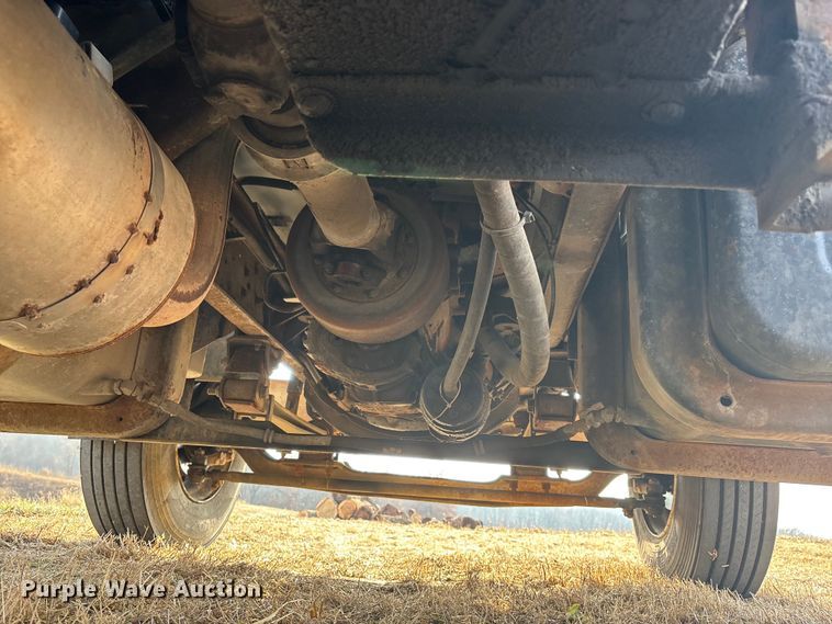 image for item FG1600 2001 Chevrolet C6500 dump truck