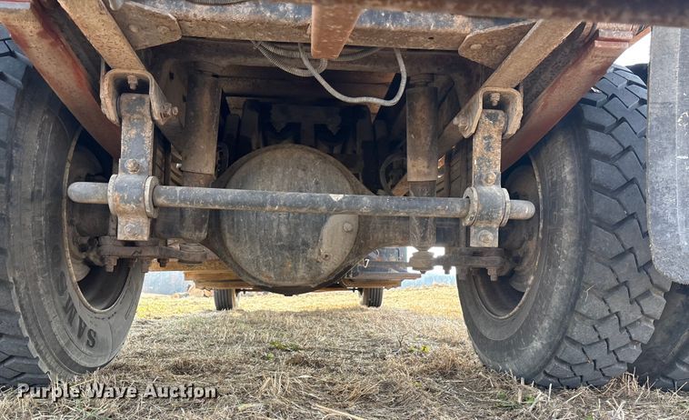 image for item FG1600 2001 Chevrolet C6500 dump truck