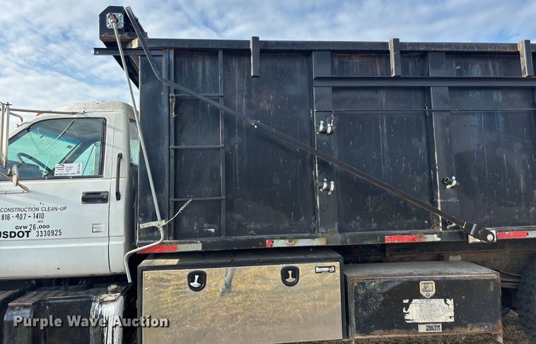 image for item FG1600 2001 Chevrolet C6500 dump truck